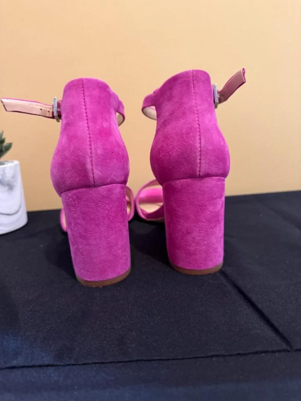 Sam Edelman Fuchsia Suede Block Heel Ankle Strap Sandals Size 6 EUC - Picture 4 of 15